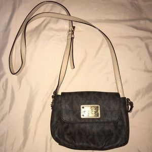 Michael Kors- cross body purse